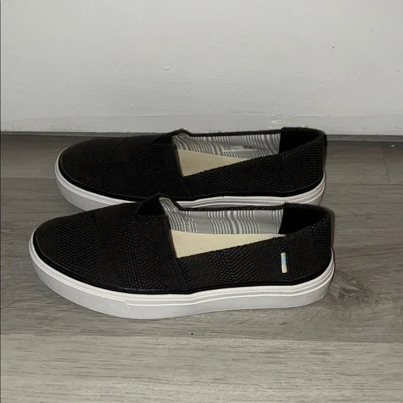 TOMS Earthwise Black Slip-On Sneakers – Women’s Size 6 - Picture 3 of 7